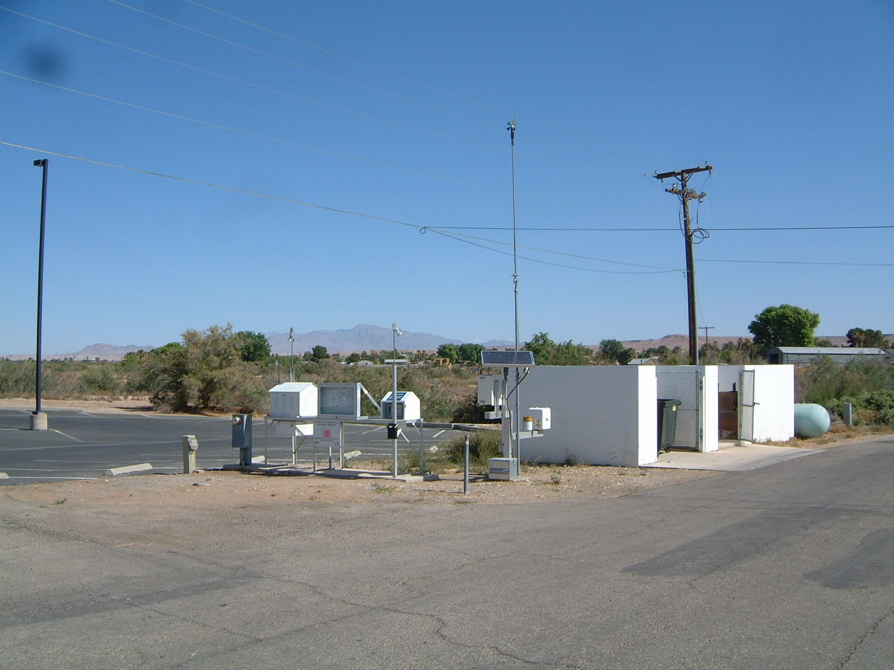 Overton Nevada — Looking to the station (North)